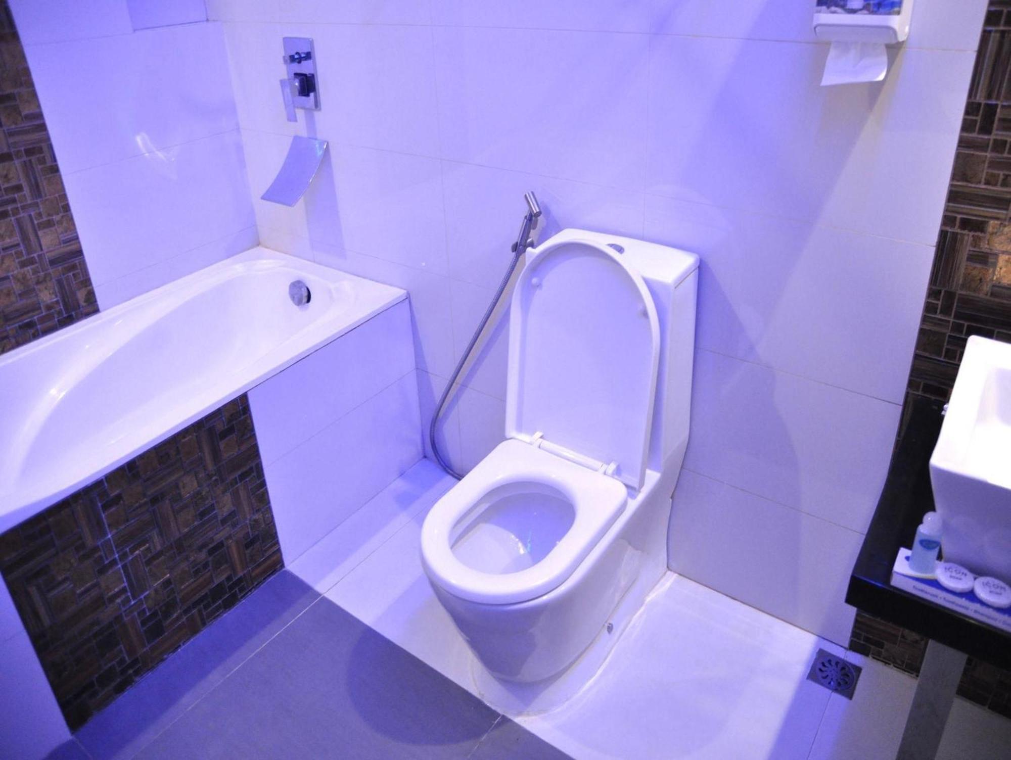 Hotel Dreamworld North Edsa Кесон-Сити Экстерьер фото