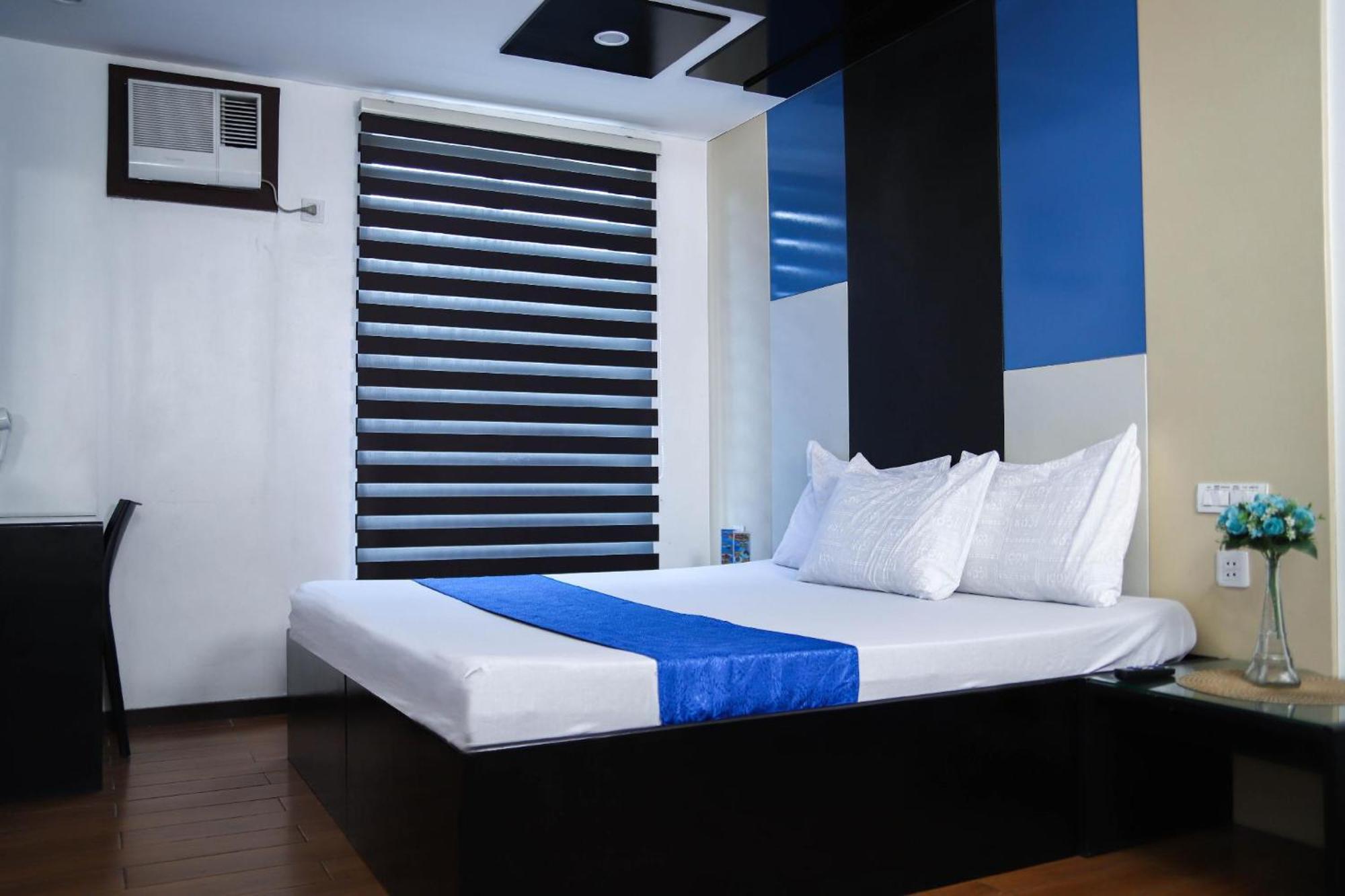 Hotel Dreamworld North Edsa Кесон-Сити Экстерьер фото